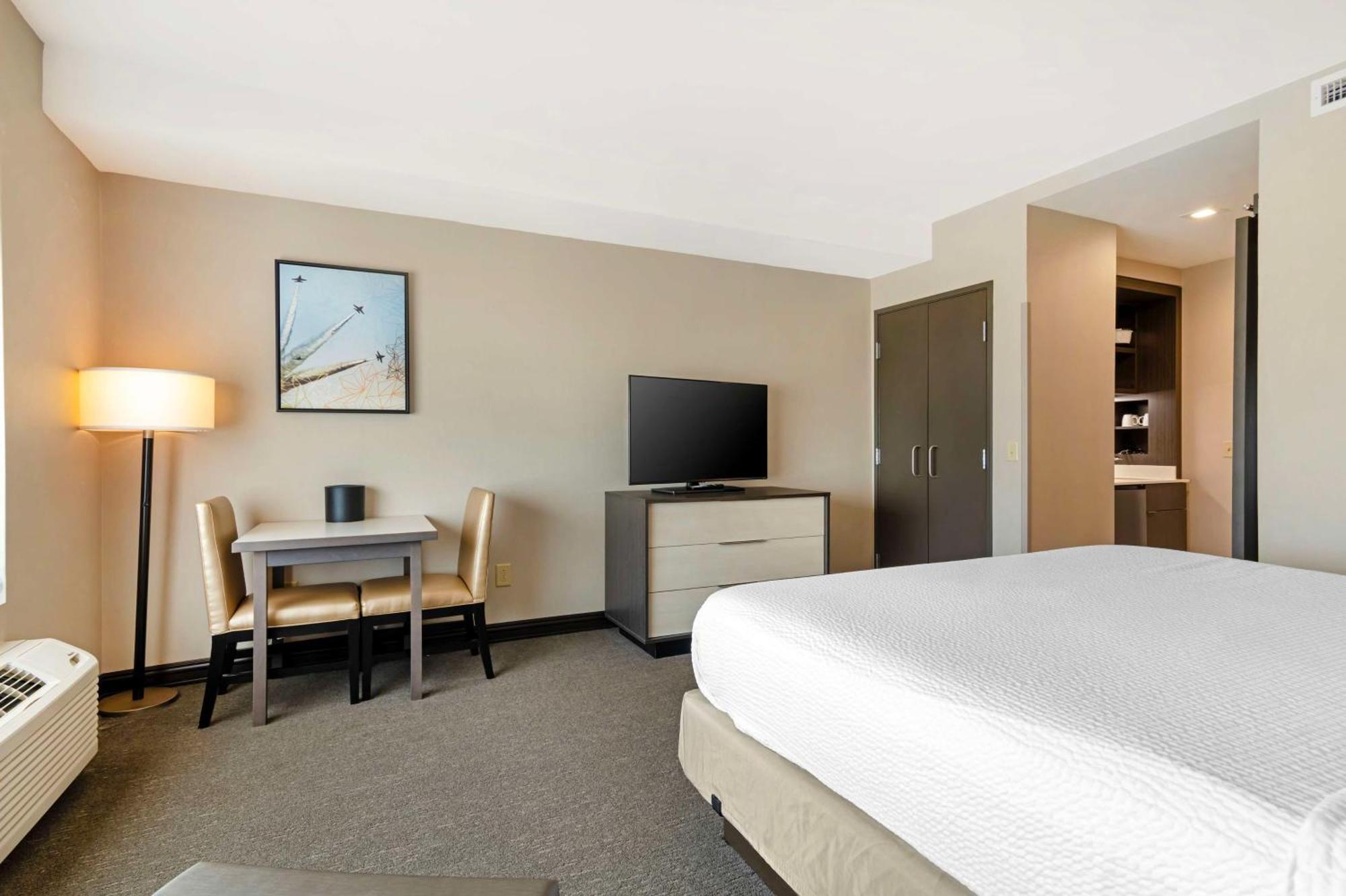 Best Western Plus Executive Residency Rigby'S Water World Hotel Уорнер-Робинс Экстерьер фото