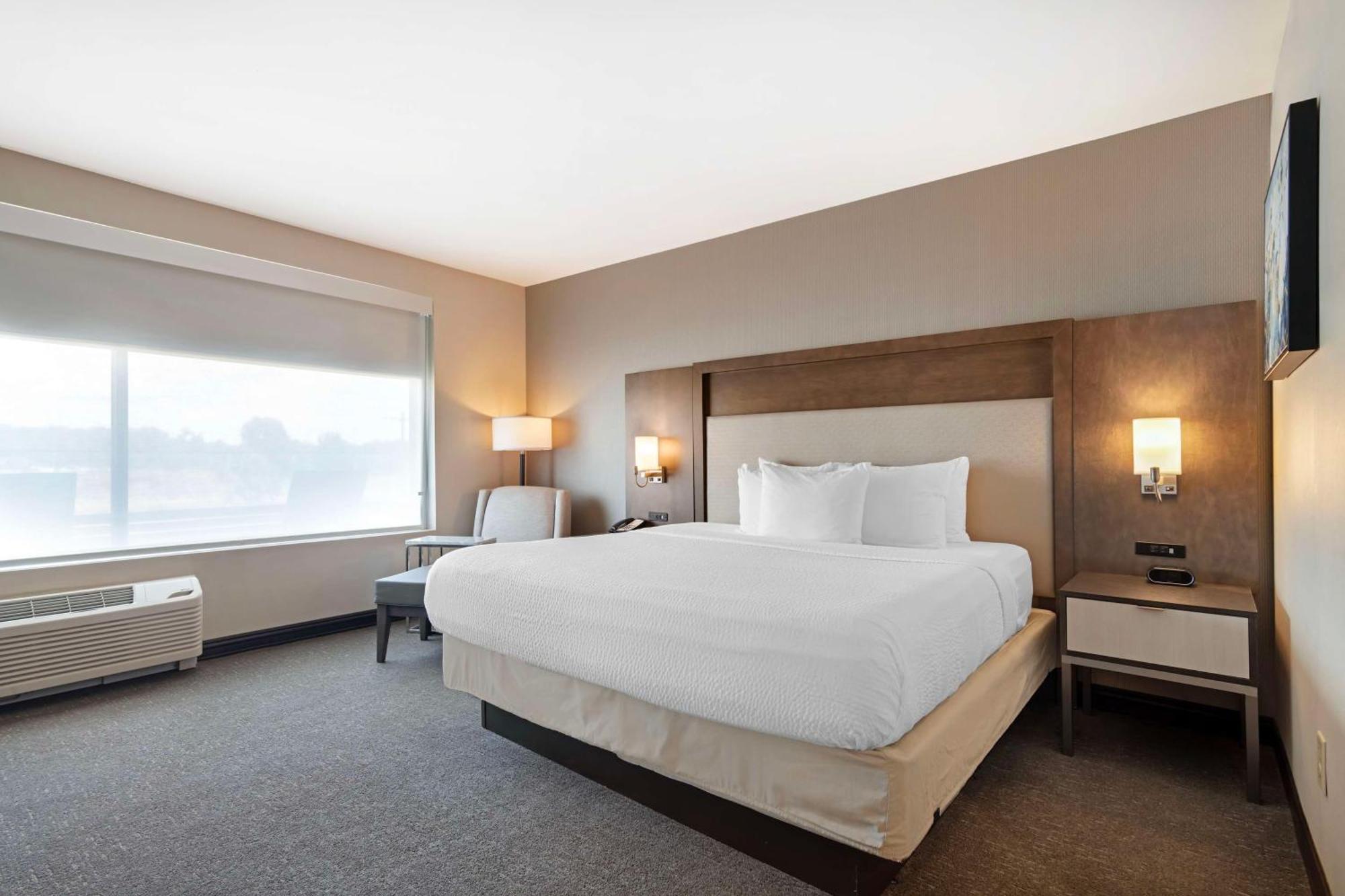 Best Western Plus Executive Residency Rigby'S Water World Hotel Уорнер-Робинс Экстерьер фото