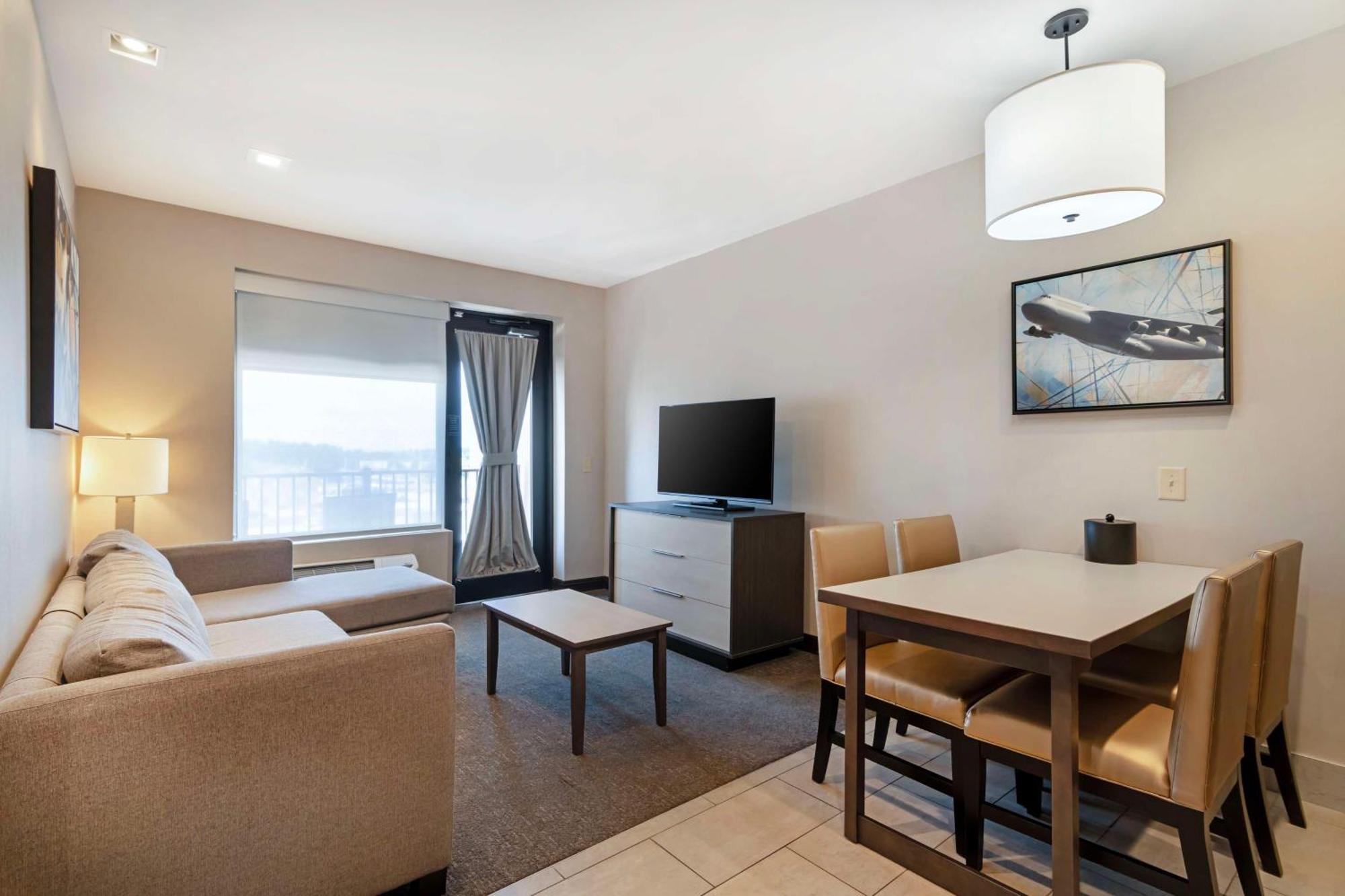 Best Western Plus Executive Residency Rigby'S Water World Hotel Уорнер-Робинс Экстерьер фото